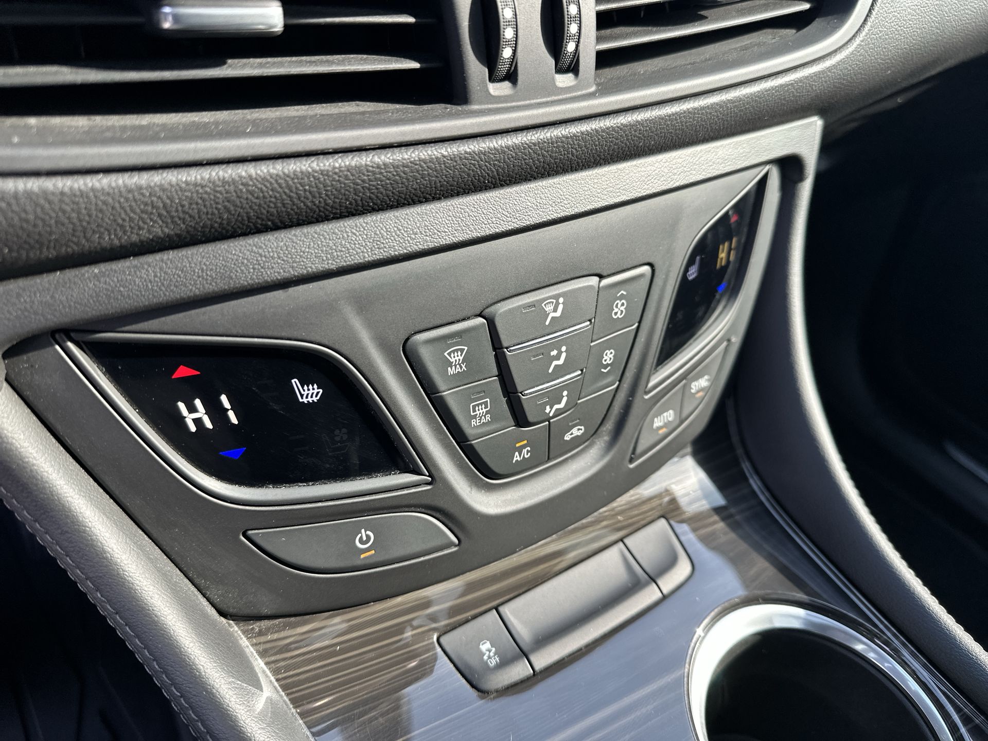 2020 Buick Envision Essence Group