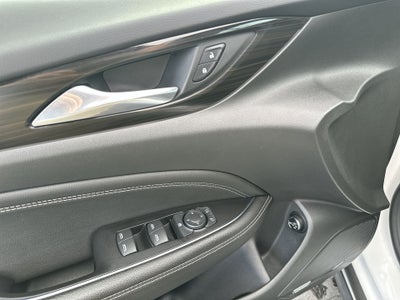 2018 Buick Regal TourX Essence