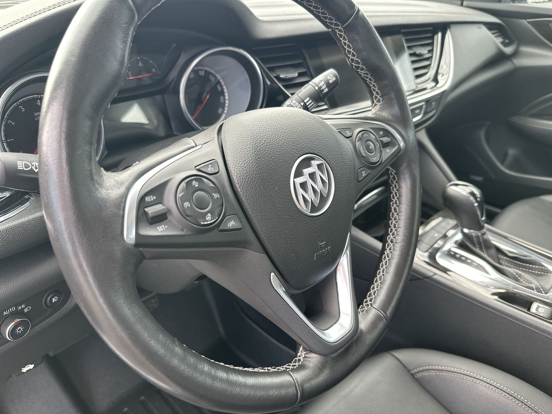 2018 Buick Regal TourX Essence