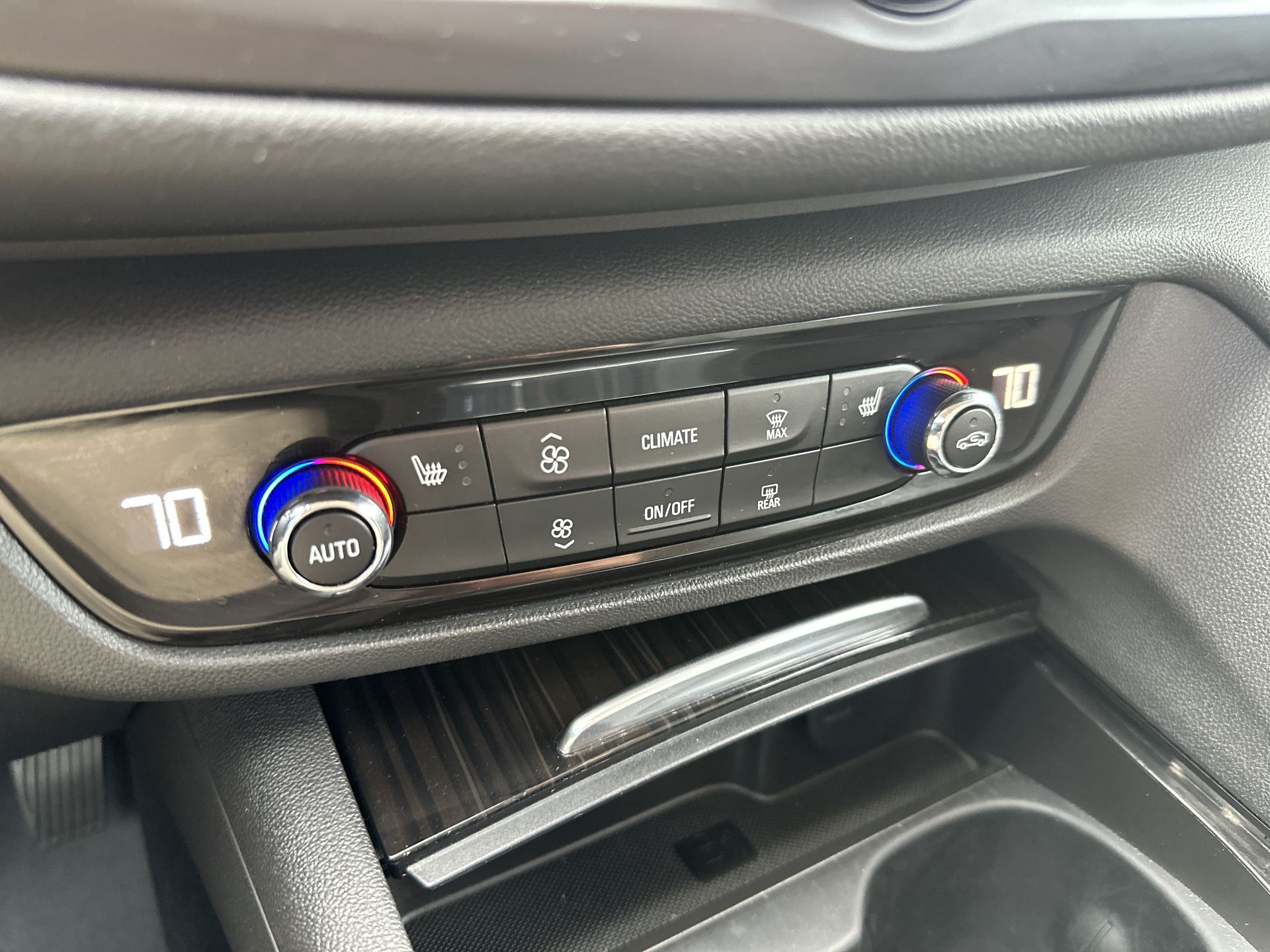 2018 Buick Regal TourX Essence