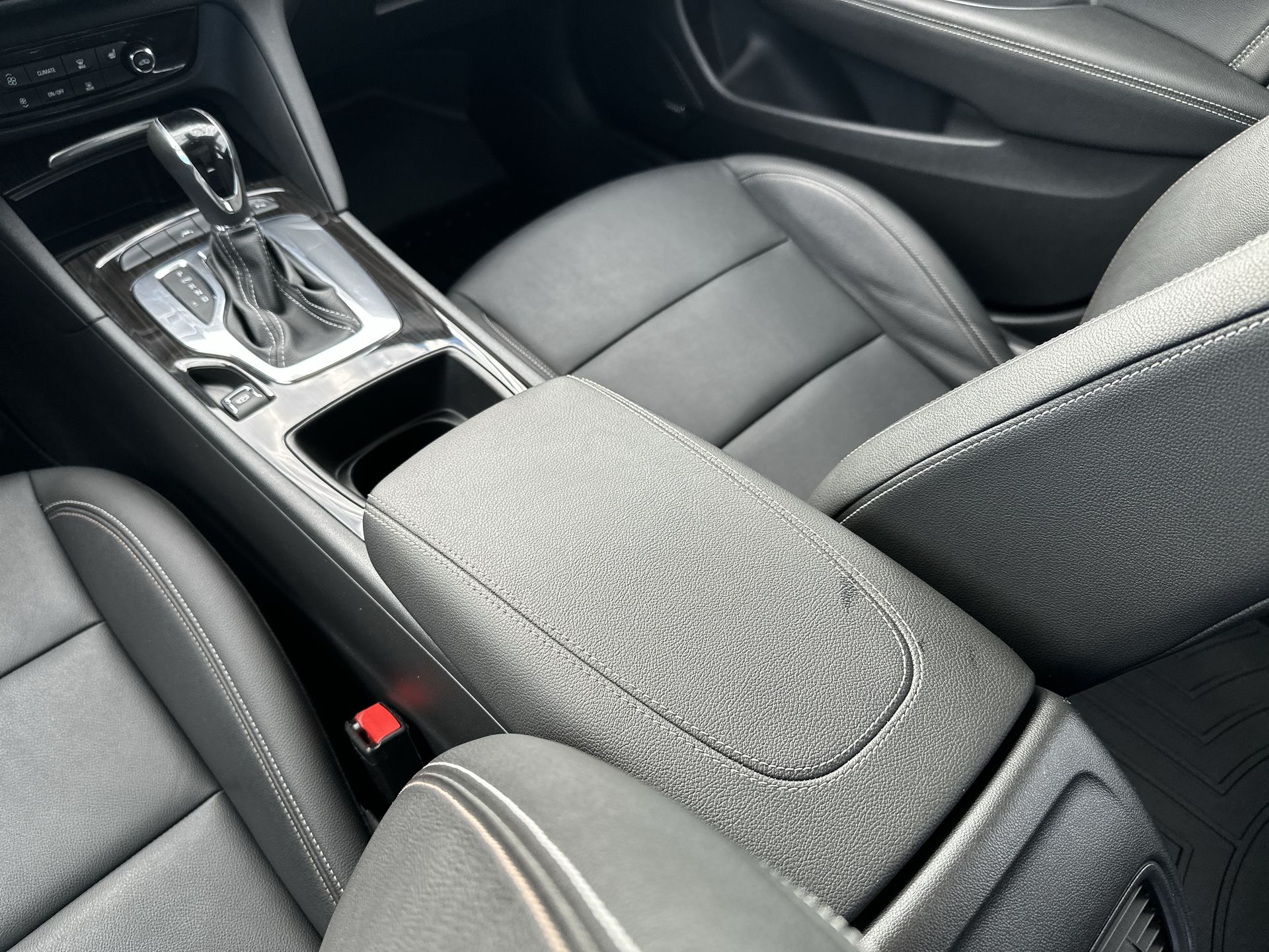 2018 Buick Regal TourX Essence